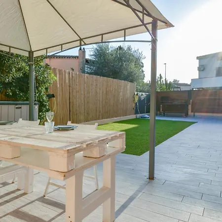 Stunning In Quartu S Elena Ca Сasa de vacaciones